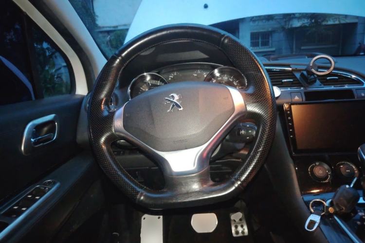 Used Peugeot 3008 2015 1.6THP Automatic Classic Edition Steering Wheel