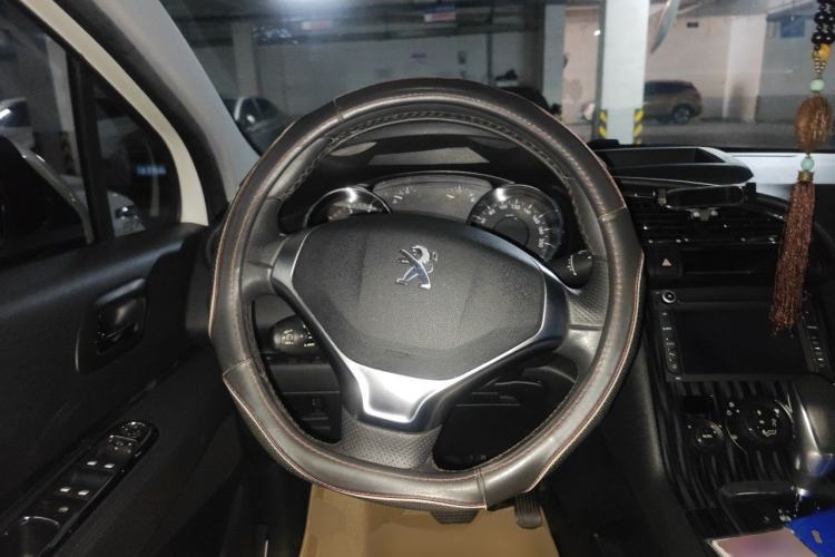 Used Peugeot 3008 2015 2.0L Automatic Trend Edition Steering Wheel