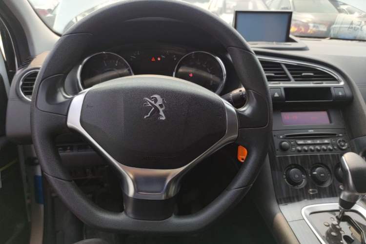 Used Peugeot 3008 2015 1.6THP Automatic Classic Edition Steering Wheel