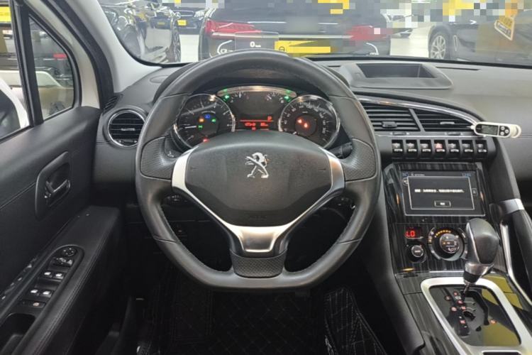 Used Peugeot 3008 2015 1.6THP Automatic Prestige Edition Steering Wheel