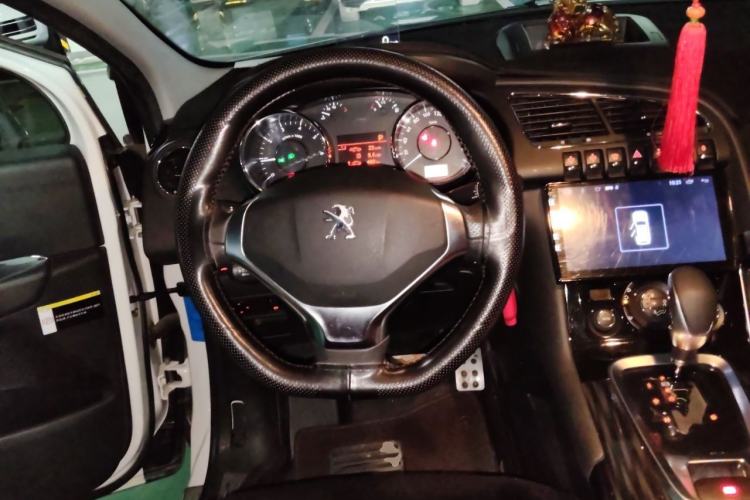 Used Peugeot 3008 2015 1.6THP Automatic Prestige Edition Steering Wheel