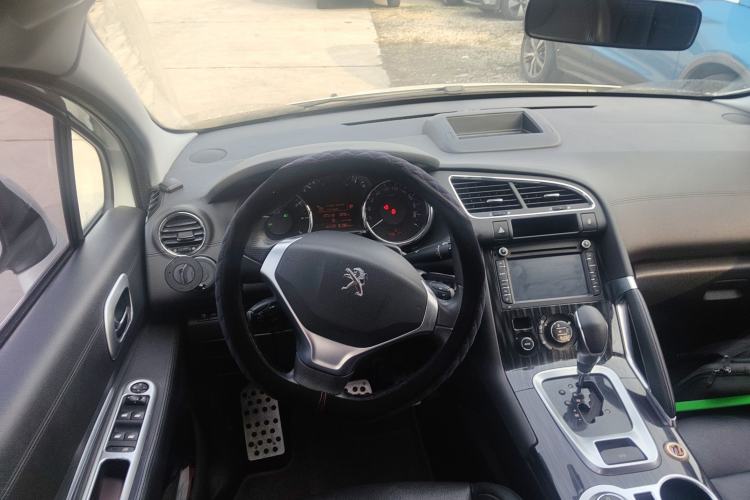 Used Peugeot 3008 2015 1.6THP Automatic Trend Edition Steering Wheel