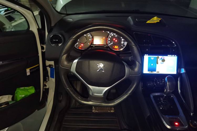 Used Peugeot 3008 2015 2.0L Automatic Trend Edition Steering Wheel