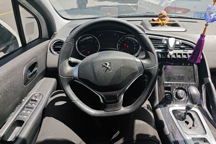Used Peugeot 3008 2015 1.6THP Automatic Prestige Edition Steering Wheel