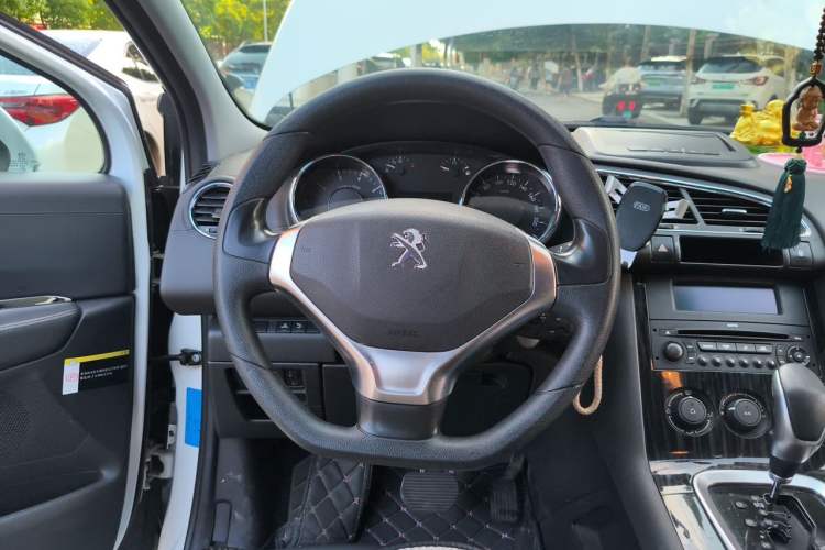 Used Peugeot 3008 2015 2.0L Automatic Classic Edition Steering Wheel
