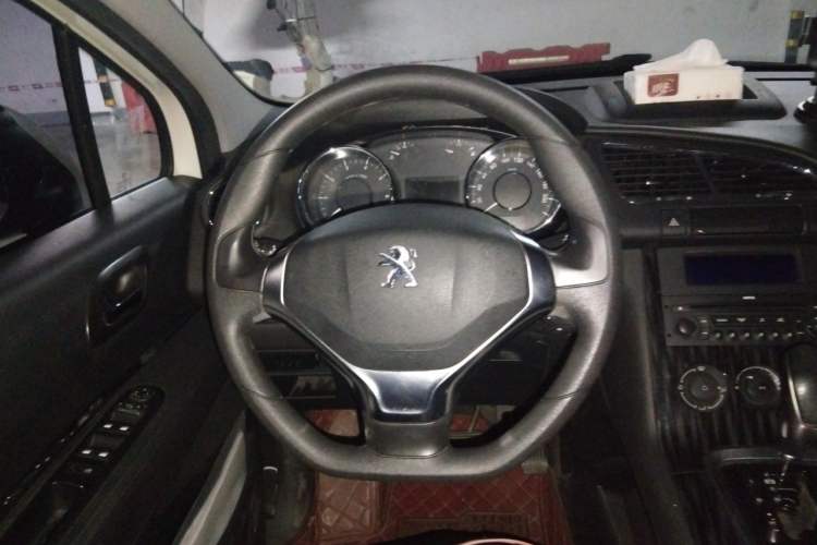 Used Peugeot 3008 2015 2.0L Automatic Classic Edition Steering Wheel