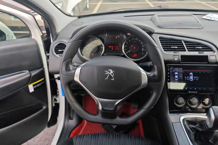 Used Peugeot 3008 2015 2.0L Manual Classic Edition Steering Wheel
