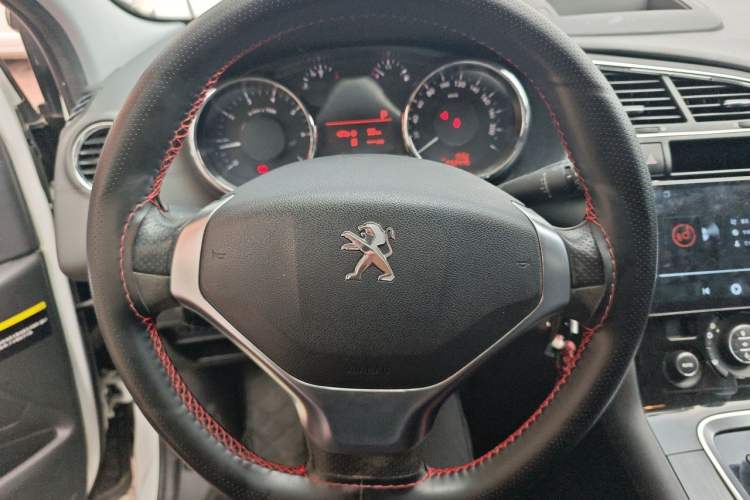 Used Peugeot 3008 2015 2.0L Automatic Trend Edition Steering Wheel