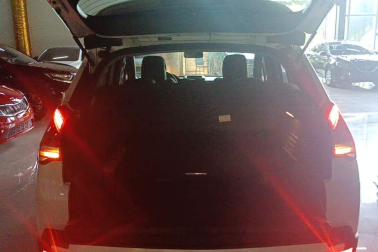 Used Peugeot 3008 2015 2.0L Automatic Classic Edition Trunk
