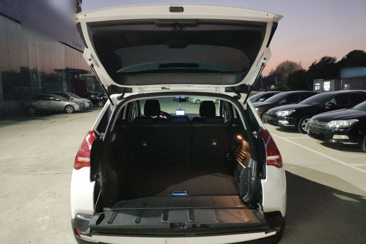 Used Peugeot 3008 2015 2.0L Manual Classic Edition Trunk