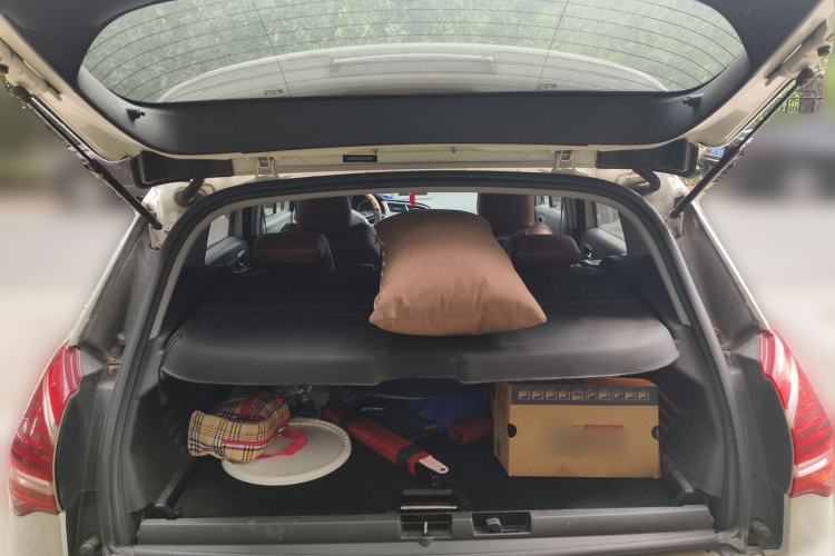 Used Peugeot 3008 2015 2.0L Automatic Classic Edition Trunk