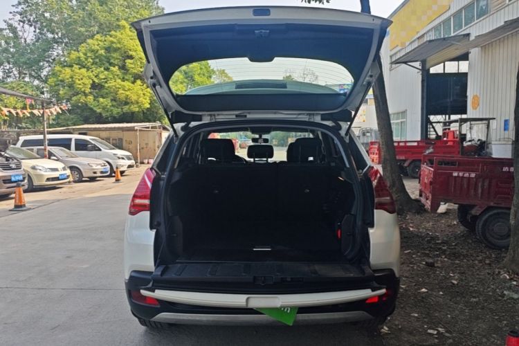 Used Peugeot 3008 2015 1.6THP Automatic Classic Edition Trunk