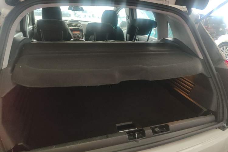 Used Peugeot 3008 2015 1.6THP Automatic Classic Edition Trunk