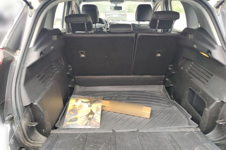 Used Peugeot 3008 2015 2.0L Automatic Classic Edition Trunk
