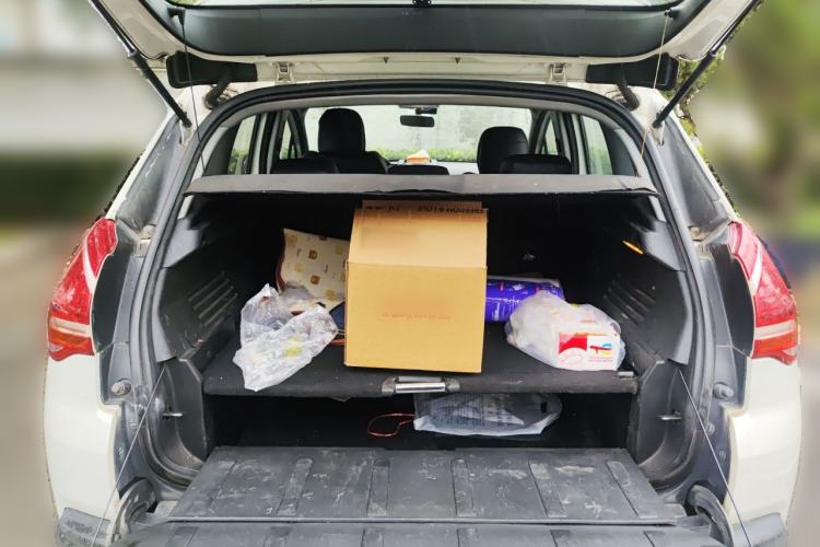 Used Peugeot 3008 2015 2.0L Automatic Classic Edition Trunk