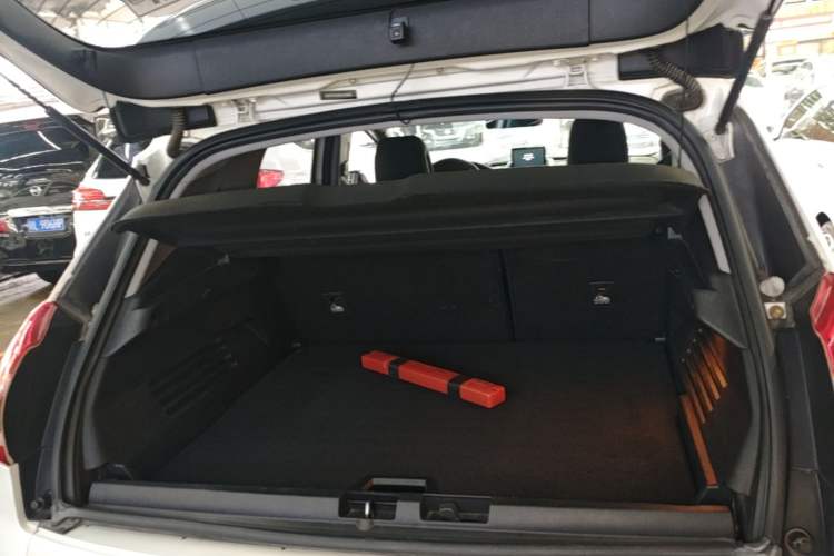 Used Peugeot 3008 2015 1.6THP Automatic Classic Edition Trunk