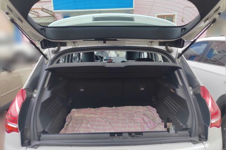 Used Peugeot 3008 2015 1.6THP Automatic Trend Edition Trunk