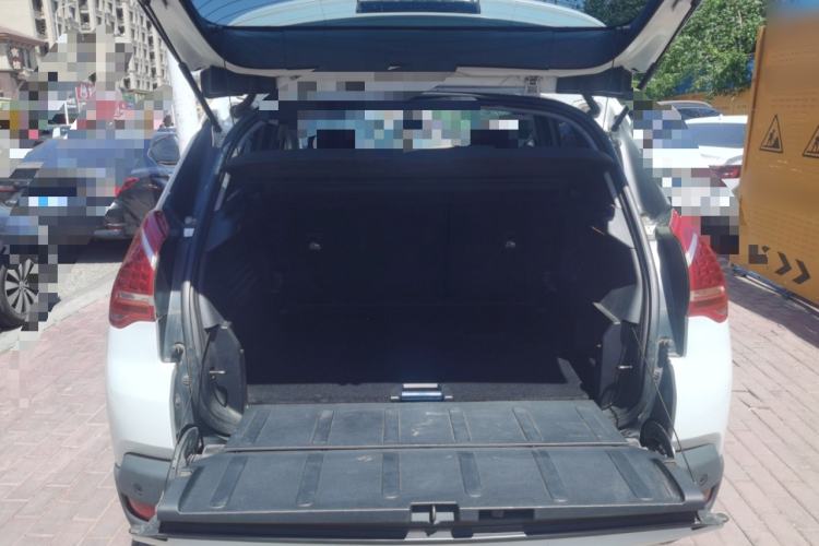 Used Peugeot 3008 2015 2.0L Automatic Classic Edition Trunk