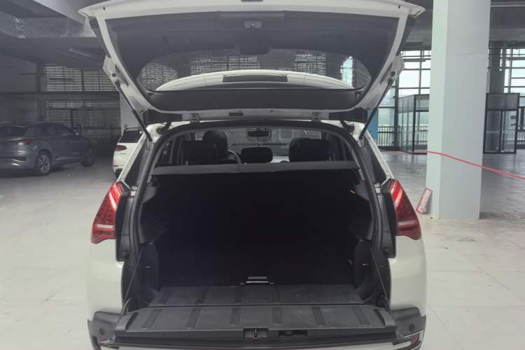 Used Peugeot 3008 2015 2.0L Automatic Trend Edition Trunk