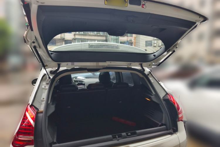 Used Peugeot 3008 2015 1.6THP Automatic Classic Edition Trunk