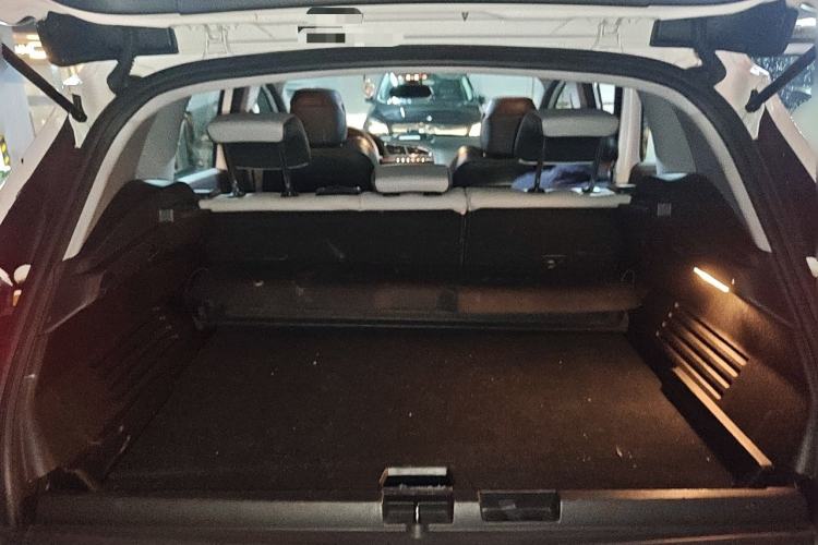 Used Peugeot 3008 2015 1.6THP Roland Garros Edition Trunk