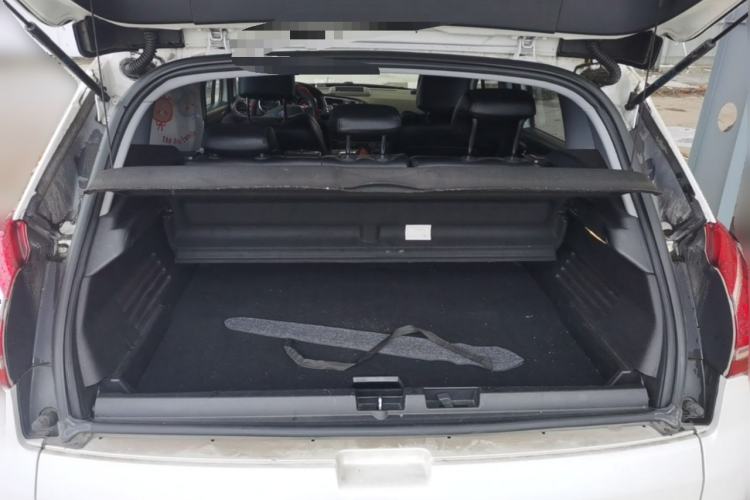 Used Peugeot 3008 2015 1.6THP Automatic Classic Edition Trunk