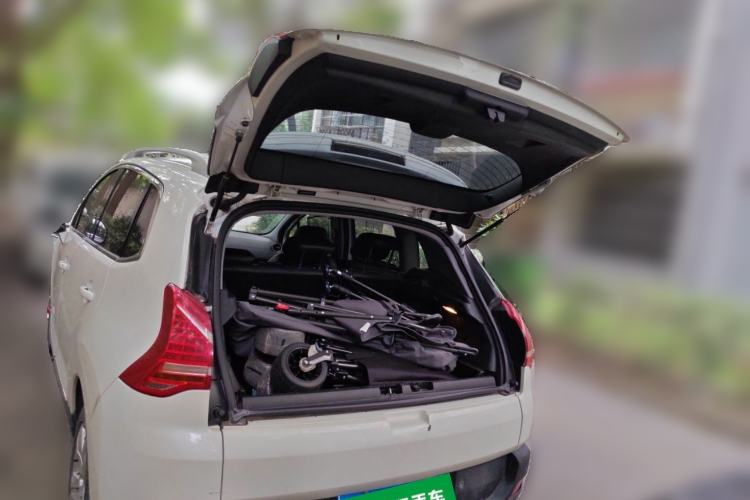 Used Peugeot 3008 2015 2.0L Automatic Trend Edition Trunk