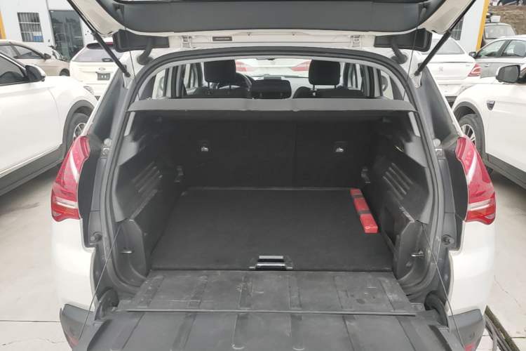 Used Peugeot 3008 2015 2.0L Automatic Classic Edition Trunk