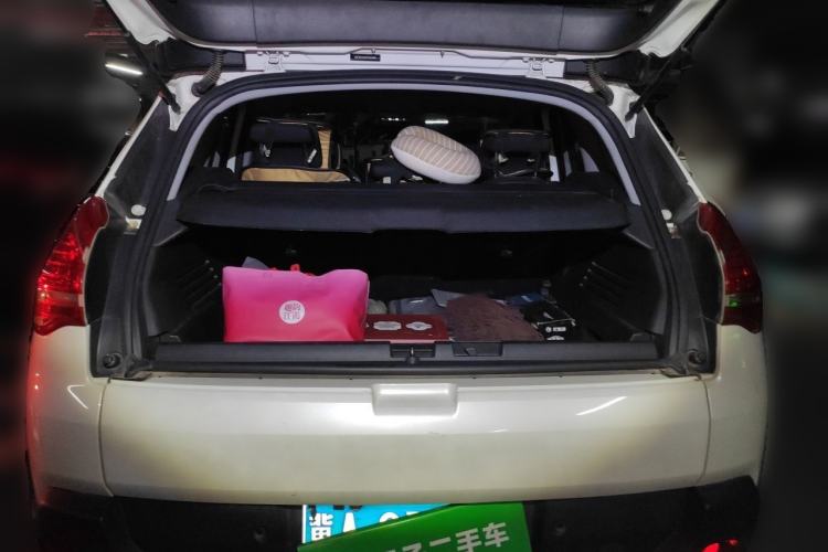 Used Peugeot 3008 2015 1.6THP Automatic Classic Edition Trunk