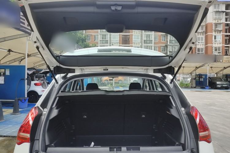 Used Peugeot 3008 2015 1.6THP Automatic Classic Edition Trunk