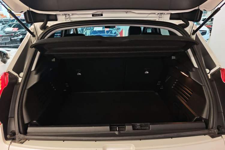 Used Peugeot 3008 2015 1.6THP Automatic Trend Edition Trunk