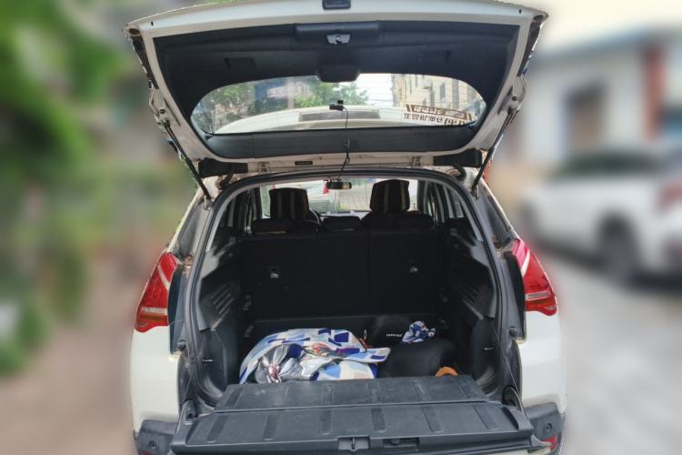 Used Peugeot 3008 2015 2.0L Automatic Classic Edition Trunk