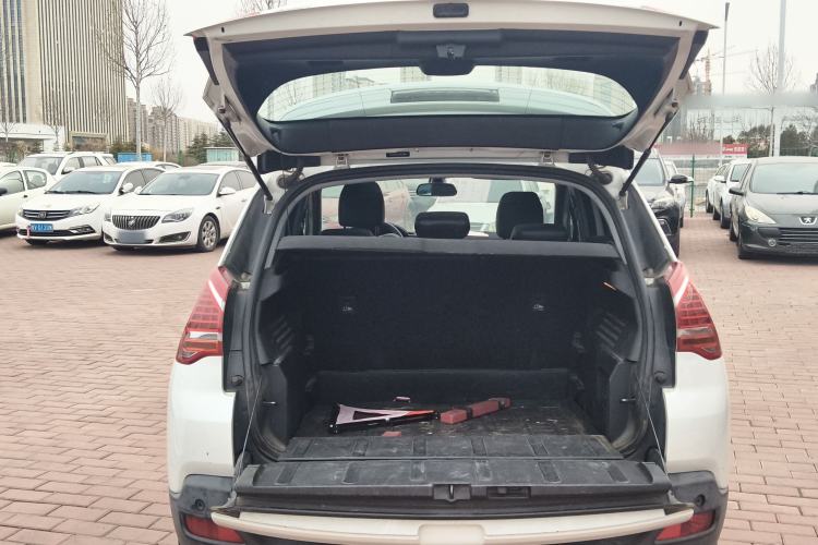 Used Peugeot 3008 2015 1.6THP Automatic Prestige Edition Trunk