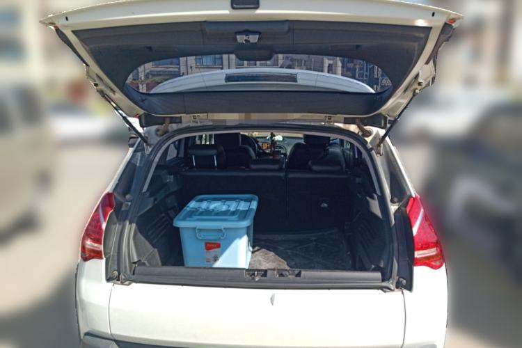 Used Peugeot 3008 2015 2.0L Automatic Trend Edition Trunk