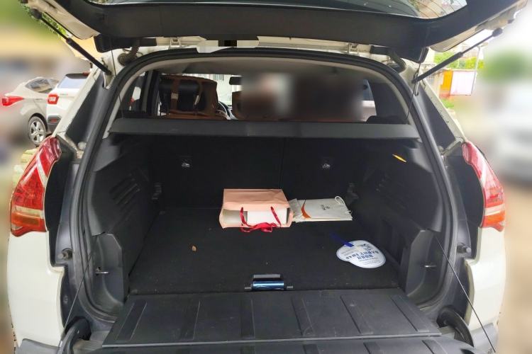 Used Peugeot 3008 2015 2.0L Automatic Trend Edition Trunk