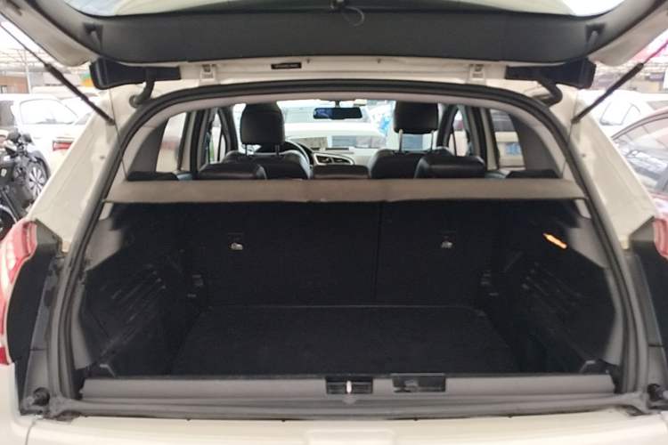 Used Peugeot 3008 2015 2.0L Automatic Trend Edition Trunk