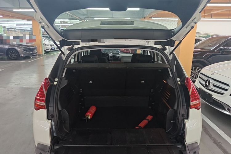 Used Peugeot 3008 2015 2.0L Automatic Classic Edition Trunk