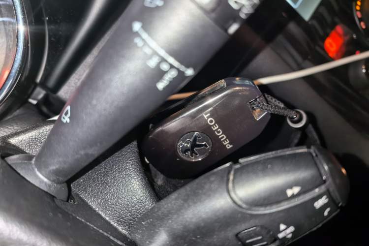 Used Peugeot 3008 2015 1.6THP Automatic Prestige Edition Vehicle Key