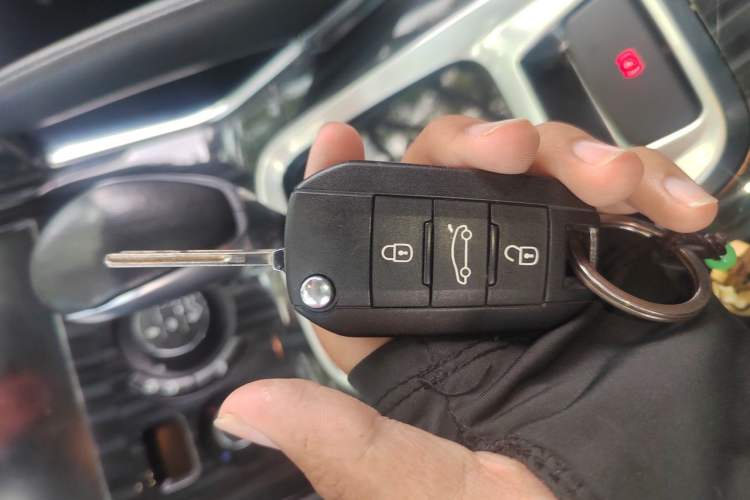 Used Peugeot 3008 2015 1.6THP Automatic Prestige Edition Vehicle Key