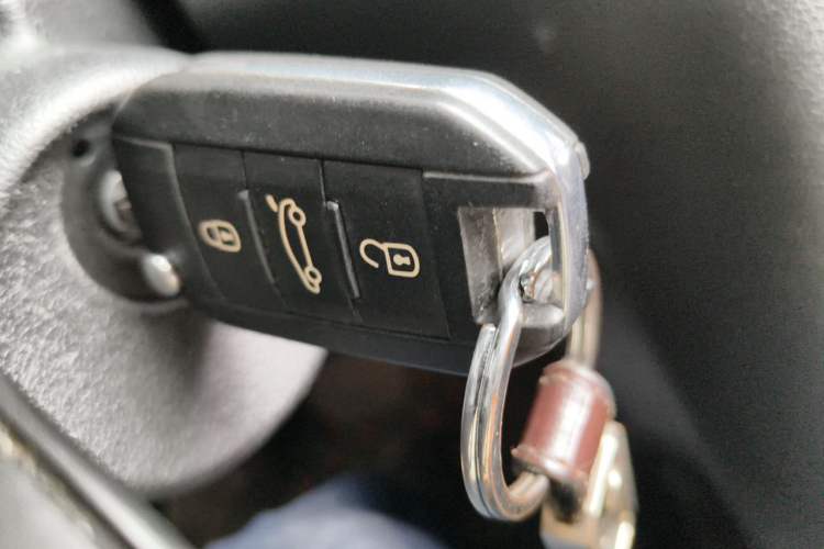 Used Peugeot 3008 2015 1.6THP Automatic Prestige Edition Vehicle Key