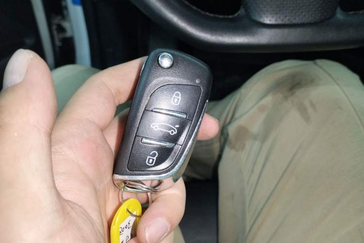 Used Peugeot 3008 2015 1.6THP Automatic Trend Edition Vehicle Key