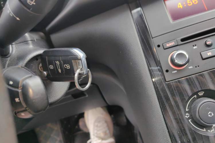 Used Peugeot 3008 2015 2.0L Automatic Classic Edition Vehicle Key