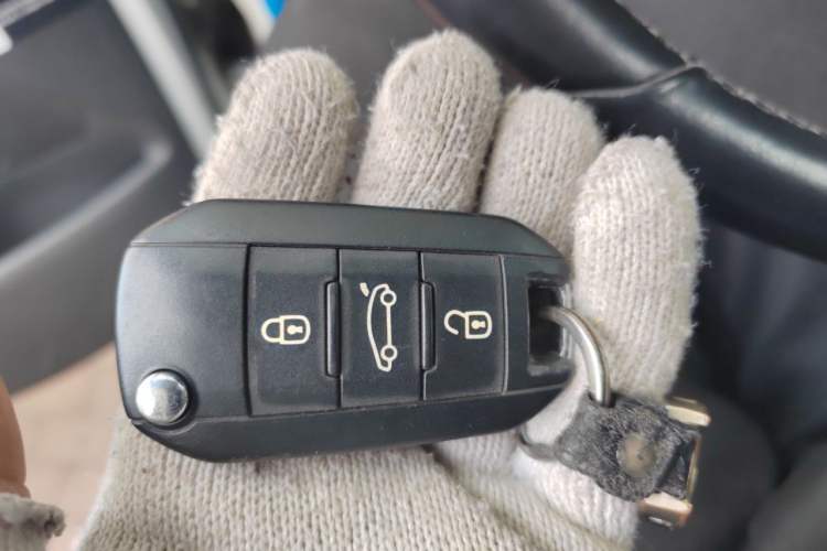 Used Peugeot 3008 2015 1.6THP Automatic Trend Edition Vehicle Key