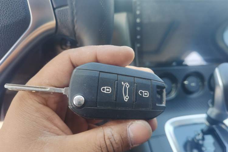 Used Peugeot 3008 2015 2.0L Automatic Classic Edition Vehicle Key