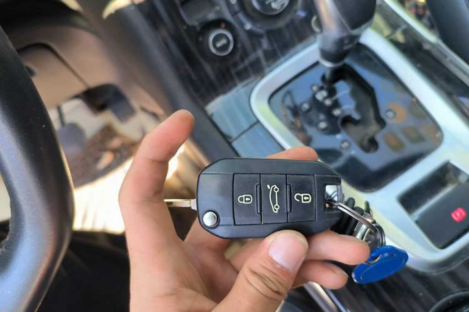 Used Peugeot 3008 2015 2.0L Automatic Trend Edition Vehicle Key