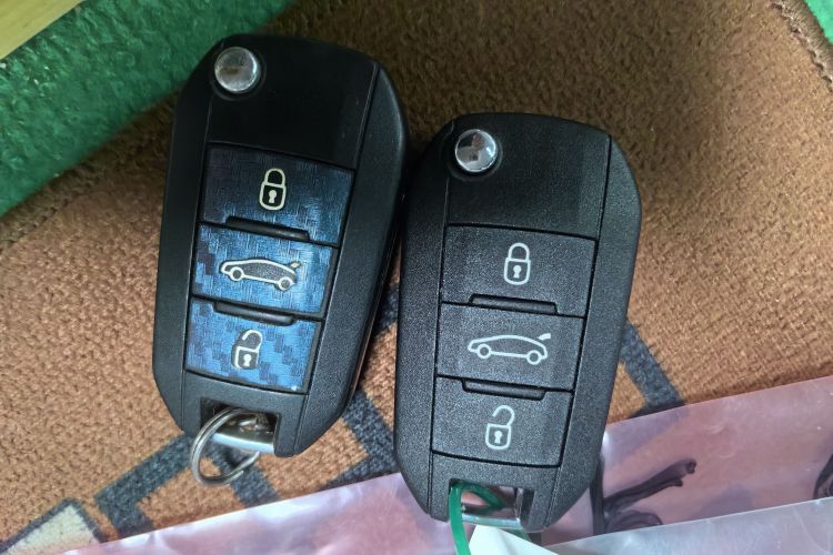 Used Peugeot 3008 2015 2.0L Automatic Trend Edition Vehicle Key