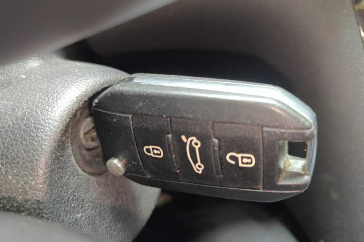 Used Peugeot 3008 2015 1.6THP Automatic Prestige Edition Vehicle Key