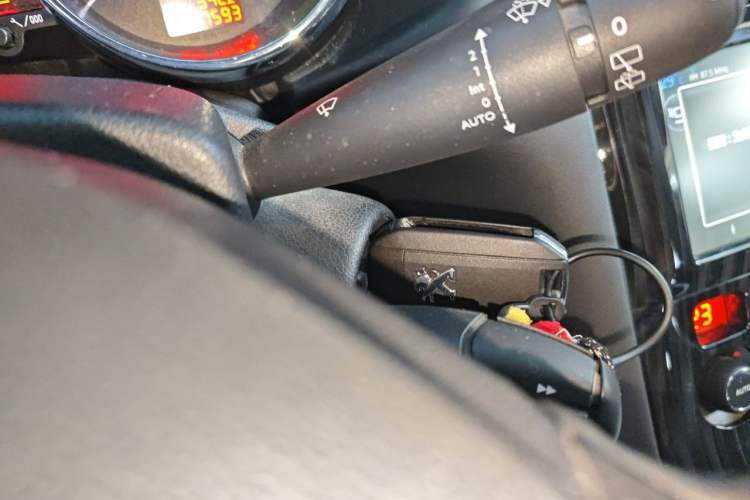 Used Peugeot 3008 2015 1.6THP Automatic Prestige Edition Vehicle Key