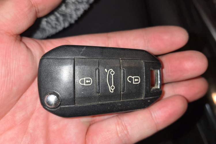 Used Peugeot 3008 2015 1.6THP Automatic Prestige Edition Vehicle Key
