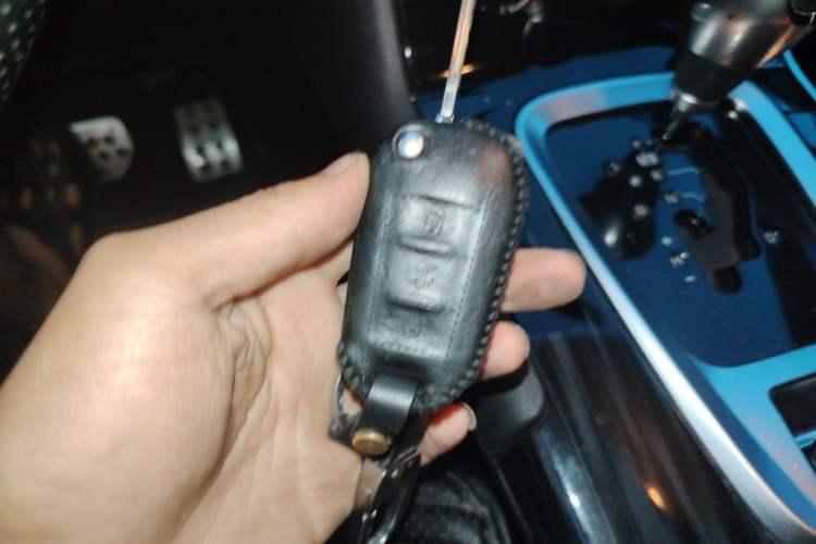 Used Peugeot 3008 2015 1.6THP Automatic Classic Edition Vehicle Key